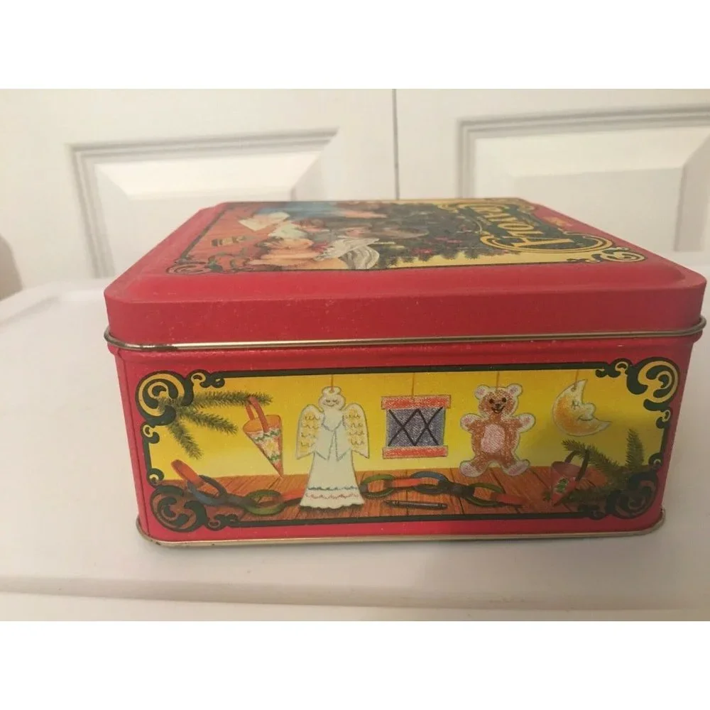 Vtg Crayola Crayon Collectors Tin 64Crayons Plus Bear Ornament 1992 Series First